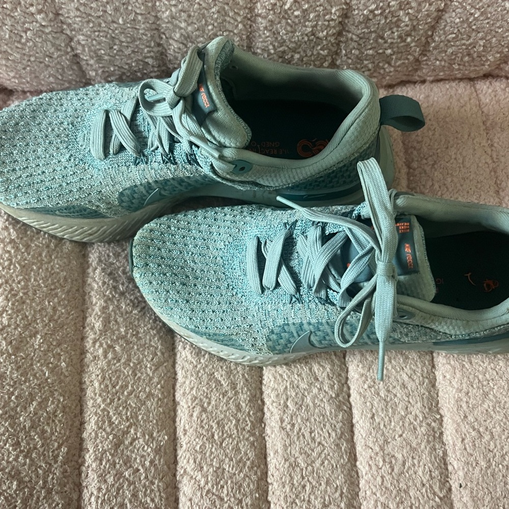 Nike Women's Teal Athletic Shoes